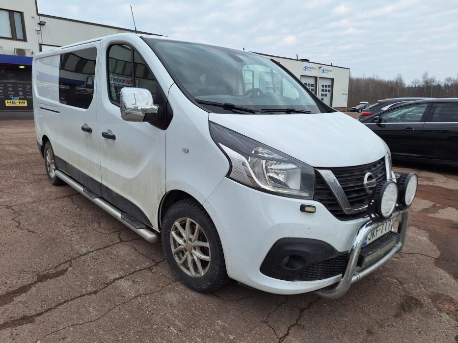 NISSAN NV300 2017