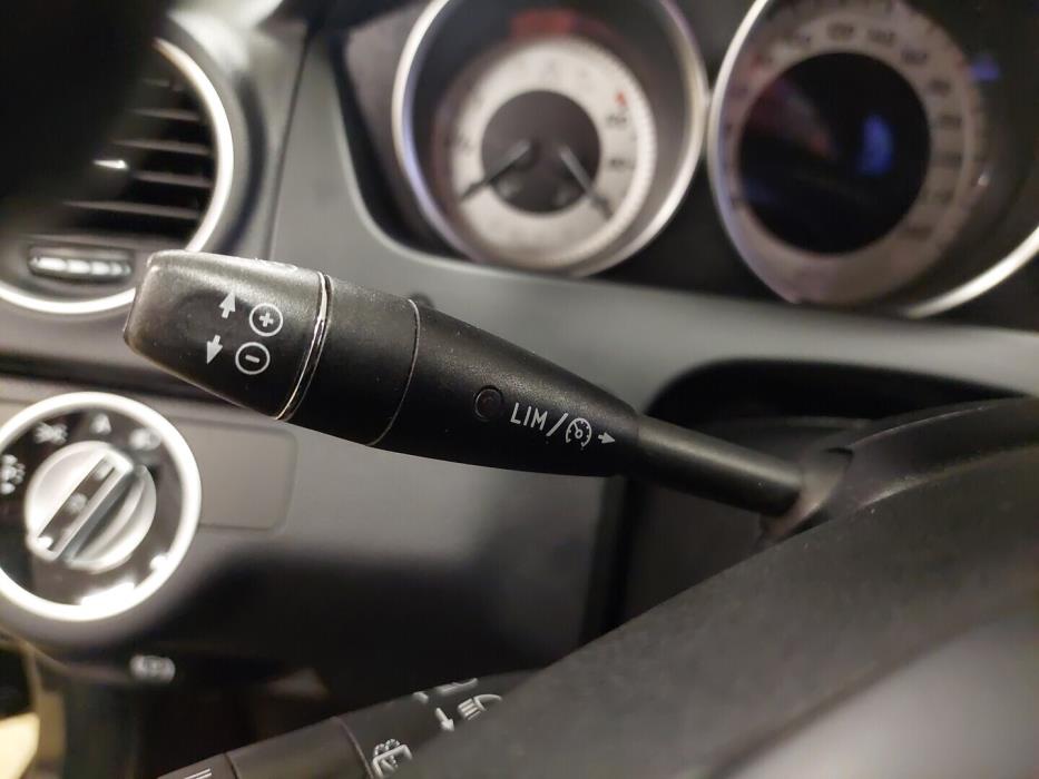 MERCEDES-BENZ C 2011