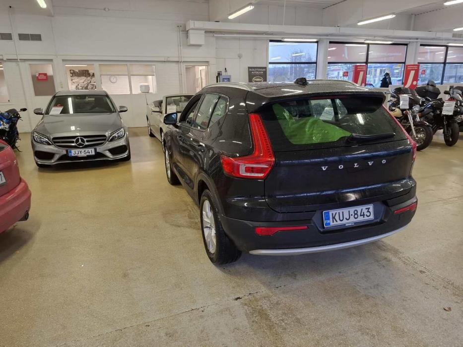 VOLVO XC40 2021