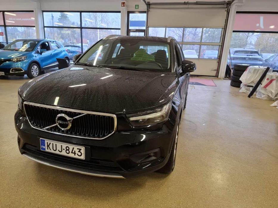 VOLVO XC40 2021