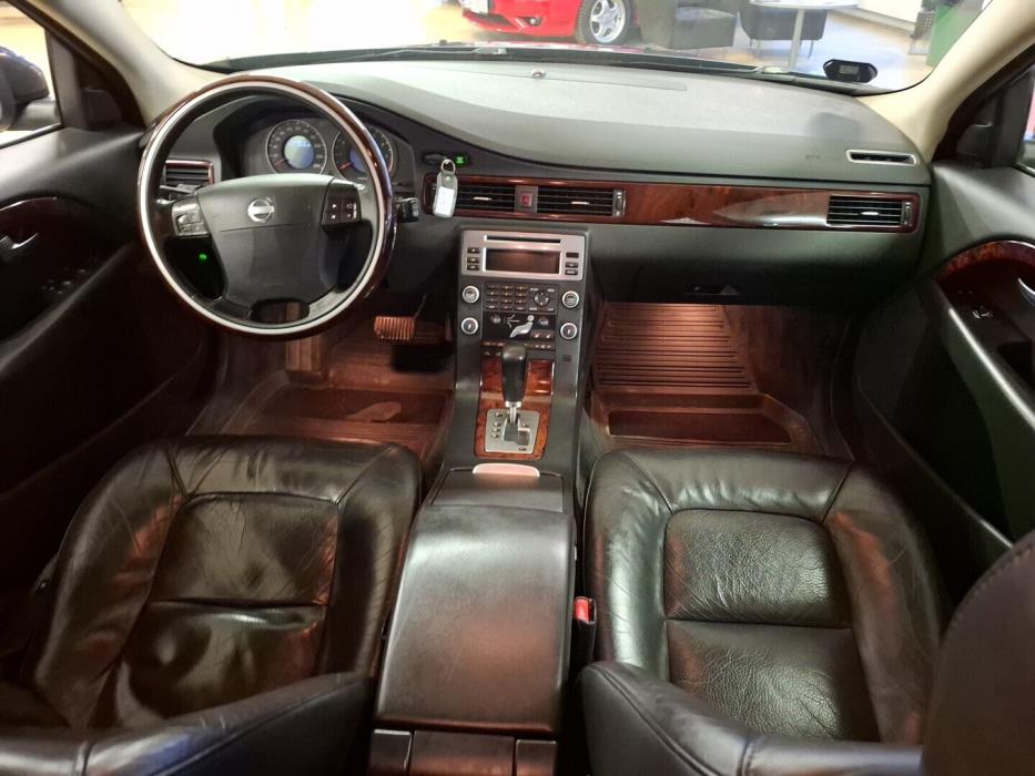 VOLVO V70 2007