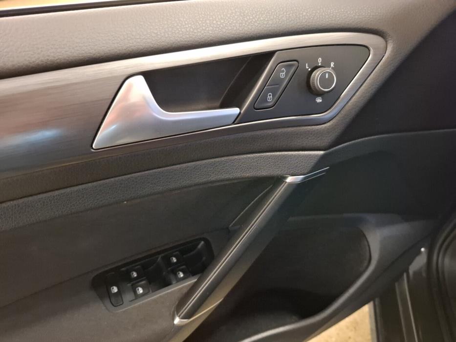 VOLKSWAGEN Golf 2019