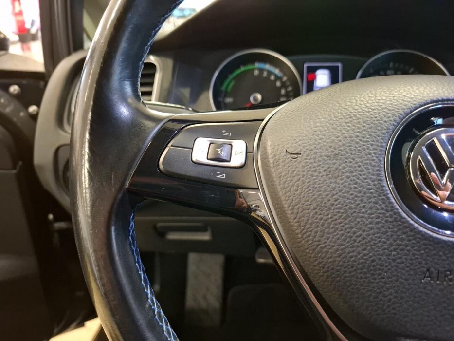 VOLKSWAGEN Golf 2019