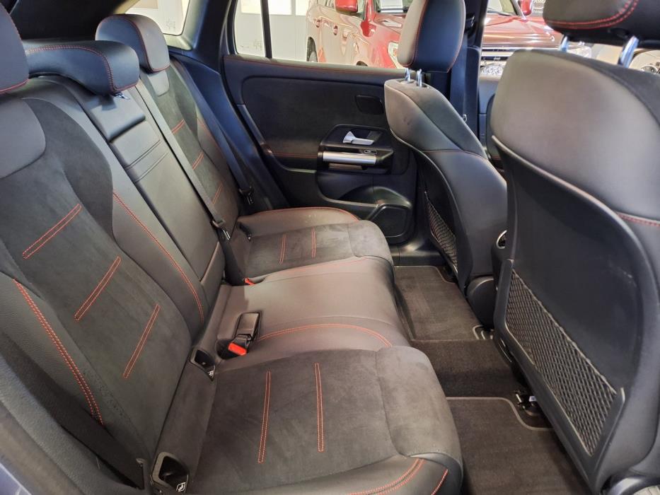 MERCEDES-BENZ EQA 2023