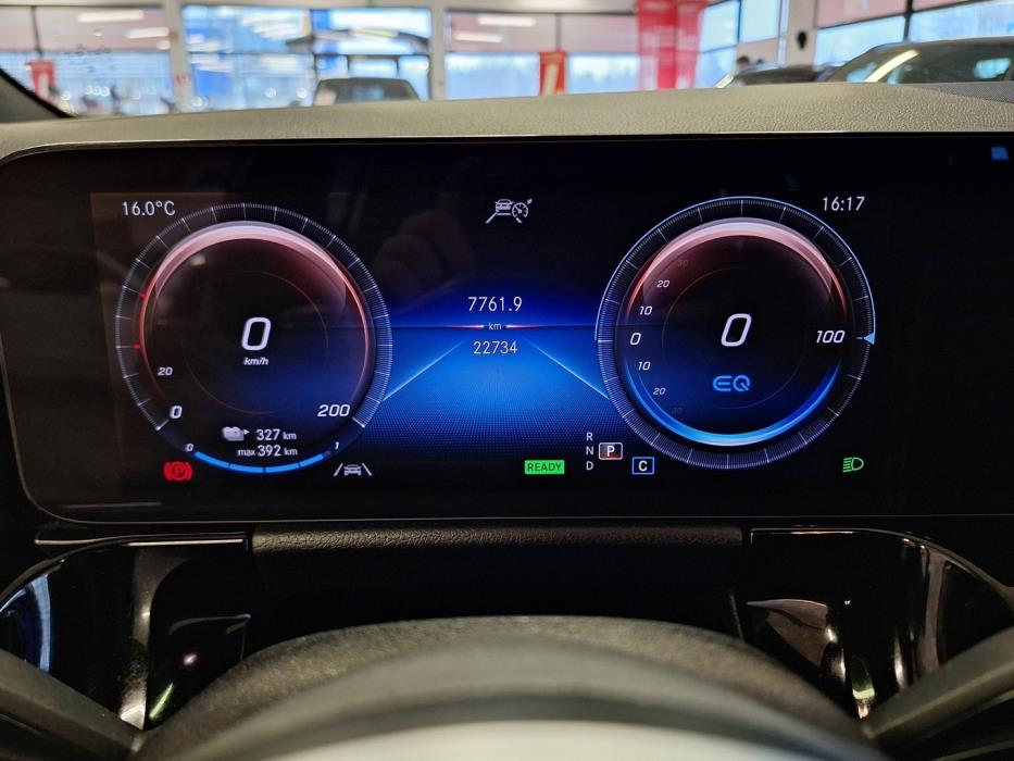 MERCEDES-BENZ EQA 2023