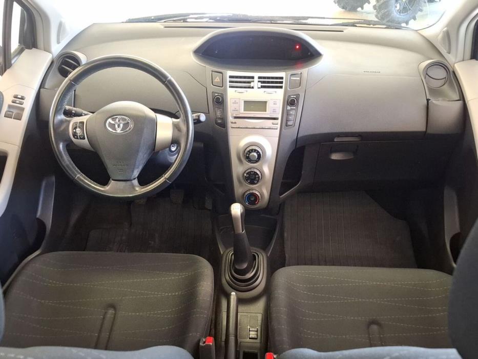 TOYOTA Yaris 2008