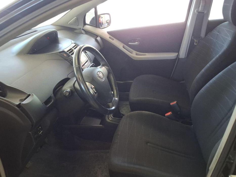 TOYOTA Yaris 2008