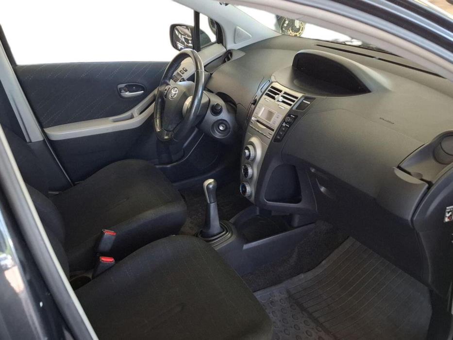 TOYOTA Yaris 2008