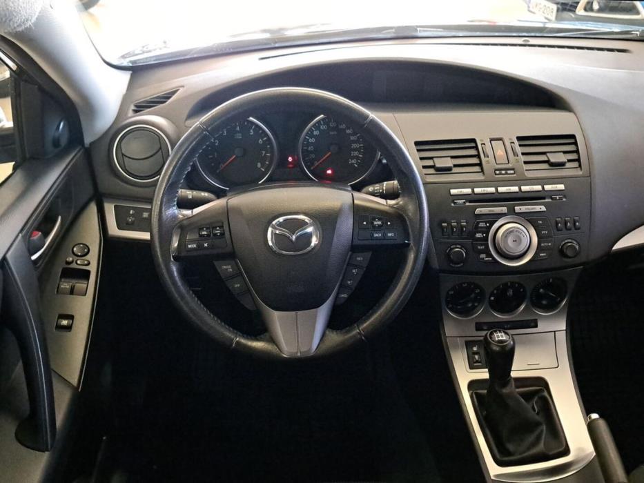 MAZDA Mazda3 2011
