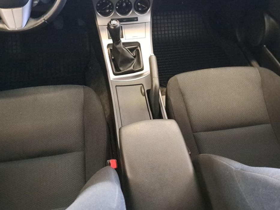 MAZDA Mazda3 2011