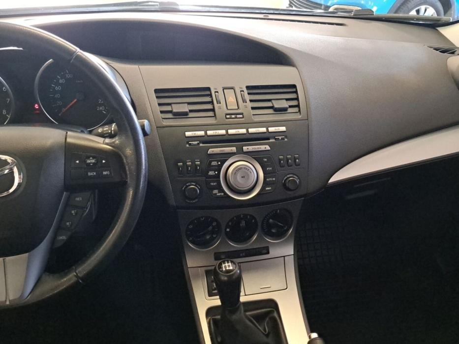 MAZDA Mazda3 2011