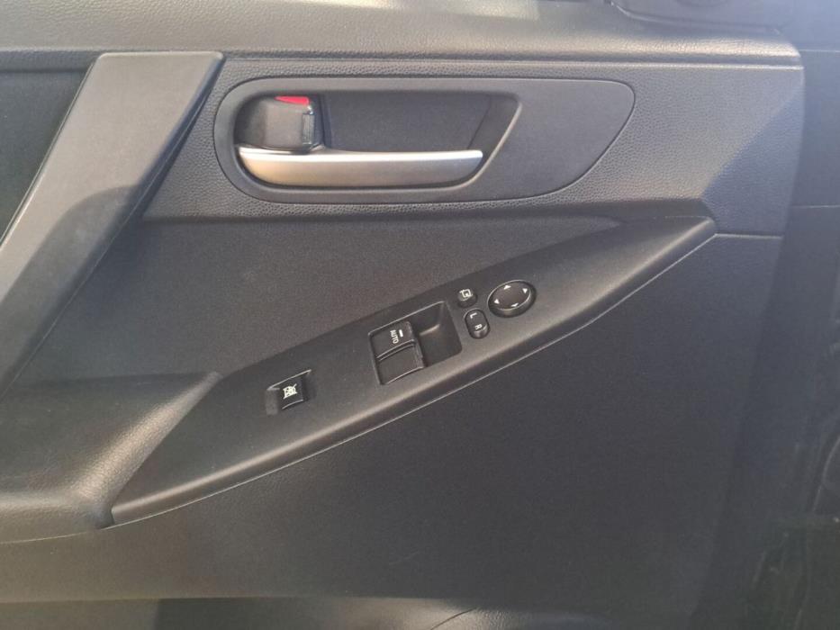 MAZDA Mazda3 2011