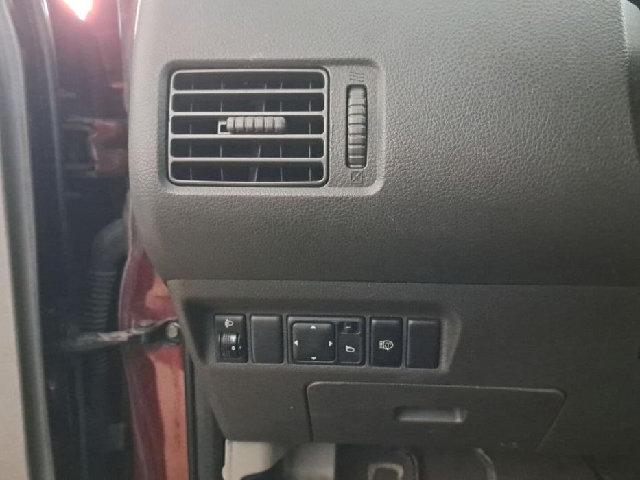 NISSAN X-TRAIL 2005