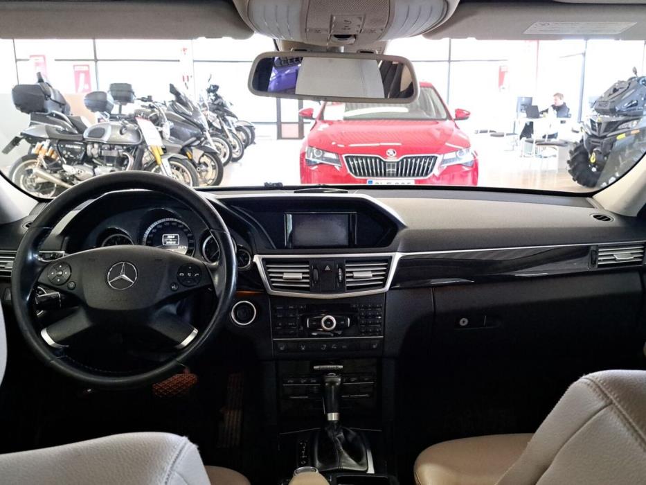 MERCEDES-BENZ E 2011
