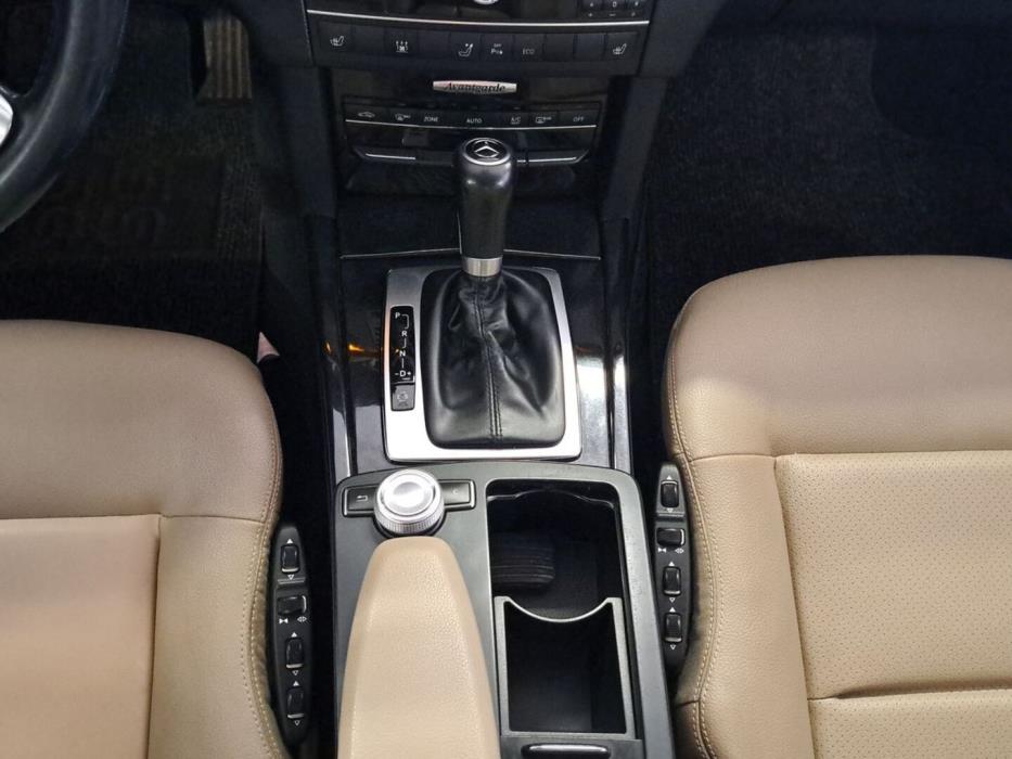 MERCEDES-BENZ E 2011