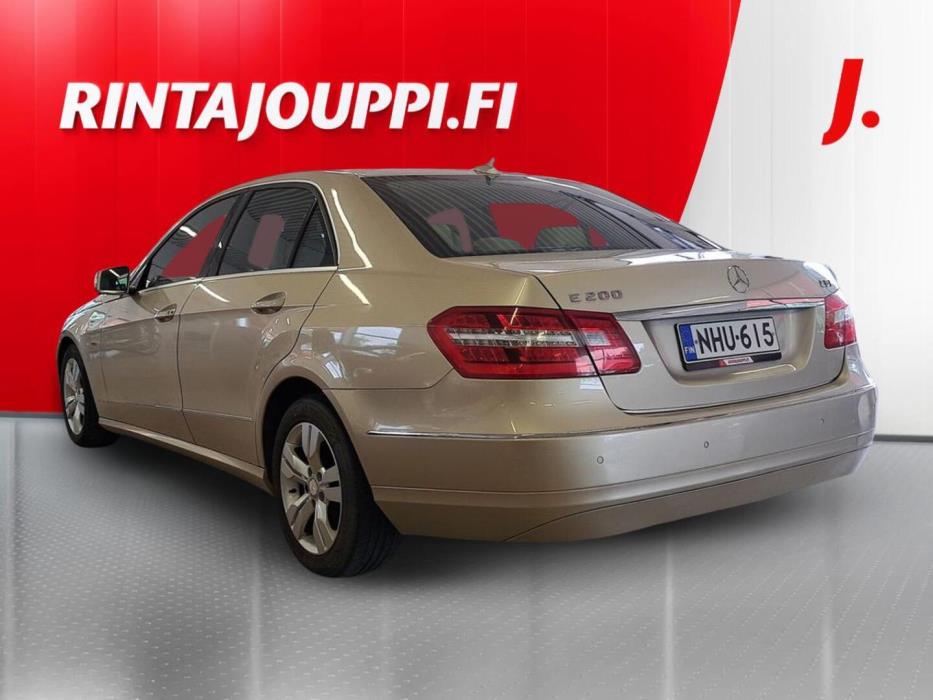 MERCEDES-BENZ E 2011