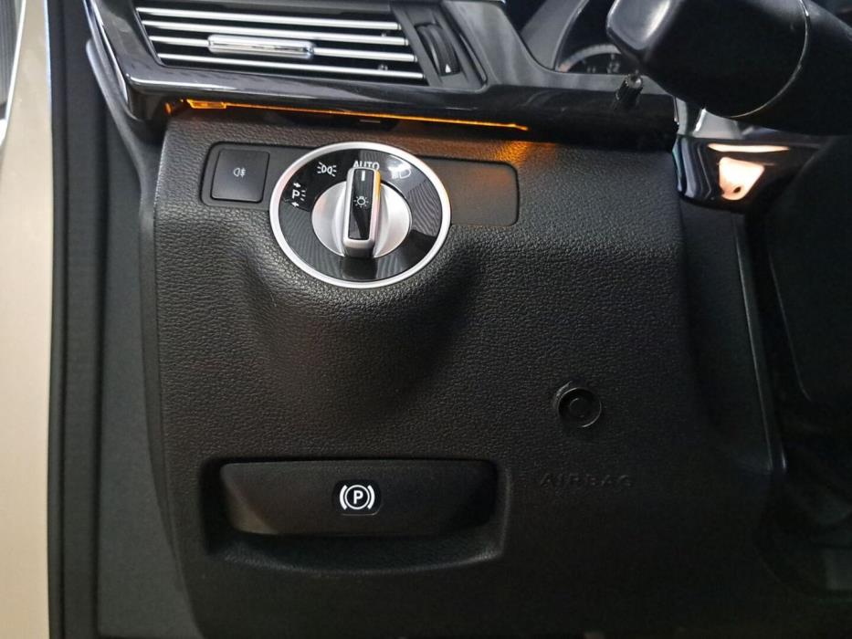 MERCEDES-BENZ E 2011
