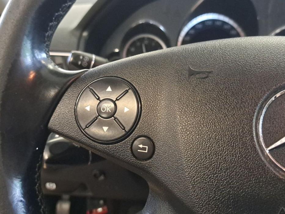 MERCEDES-BENZ E 2011