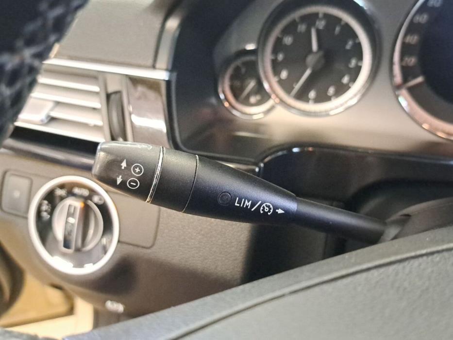 MERCEDES-BENZ E 2011