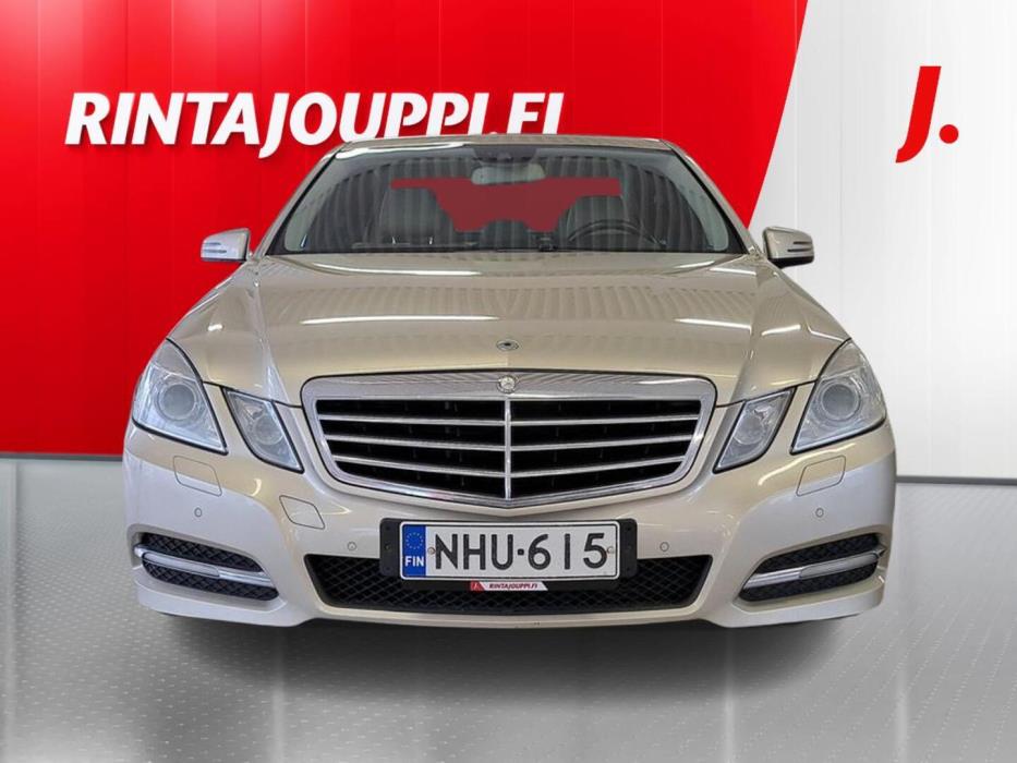 MERCEDES-BENZ E 2011