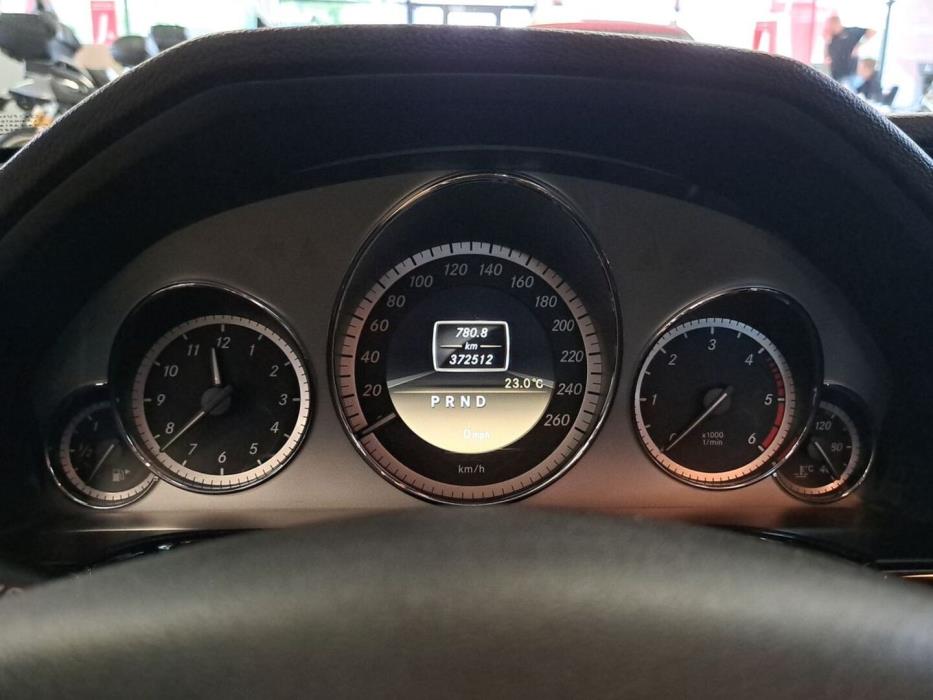 MERCEDES-BENZ E 2011