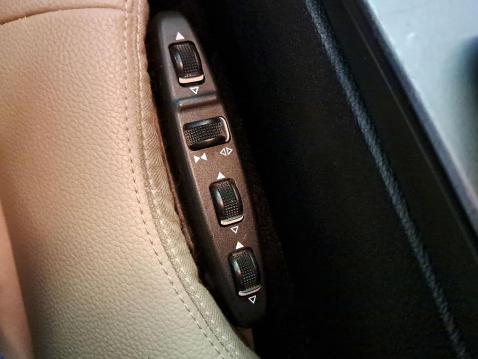 MERCEDES-BENZ E 2011