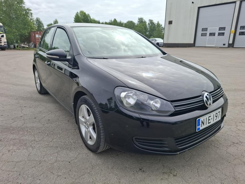 VOLKSWAGEN Golf 2010