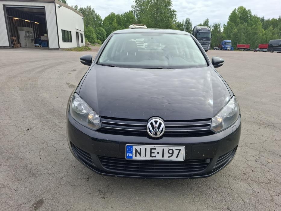 VOLKSWAGEN Golf 2010