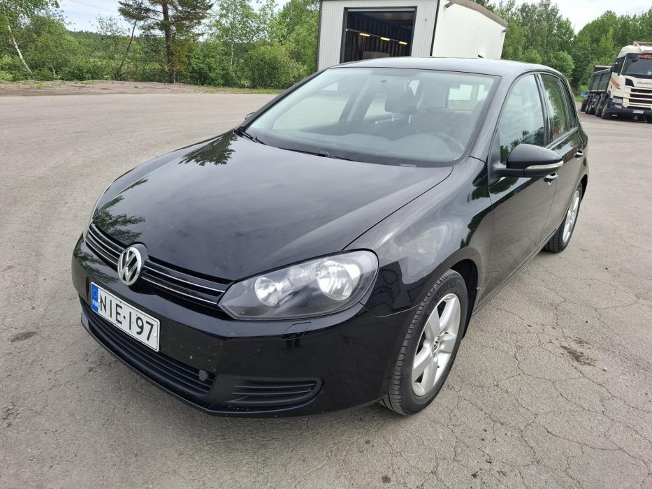 VOLKSWAGEN Golf 2010