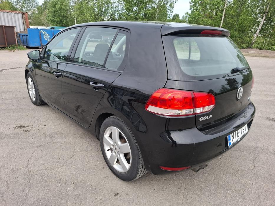 VOLKSWAGEN Golf 2010