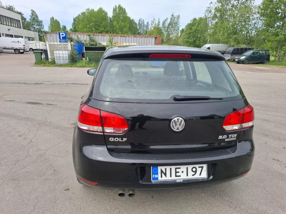 VOLKSWAGEN Golf 2010