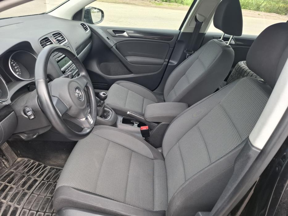 VOLKSWAGEN Golf 2010