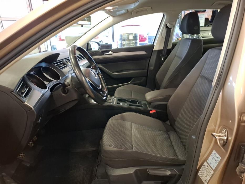 VOLKSWAGEN Passat 2017