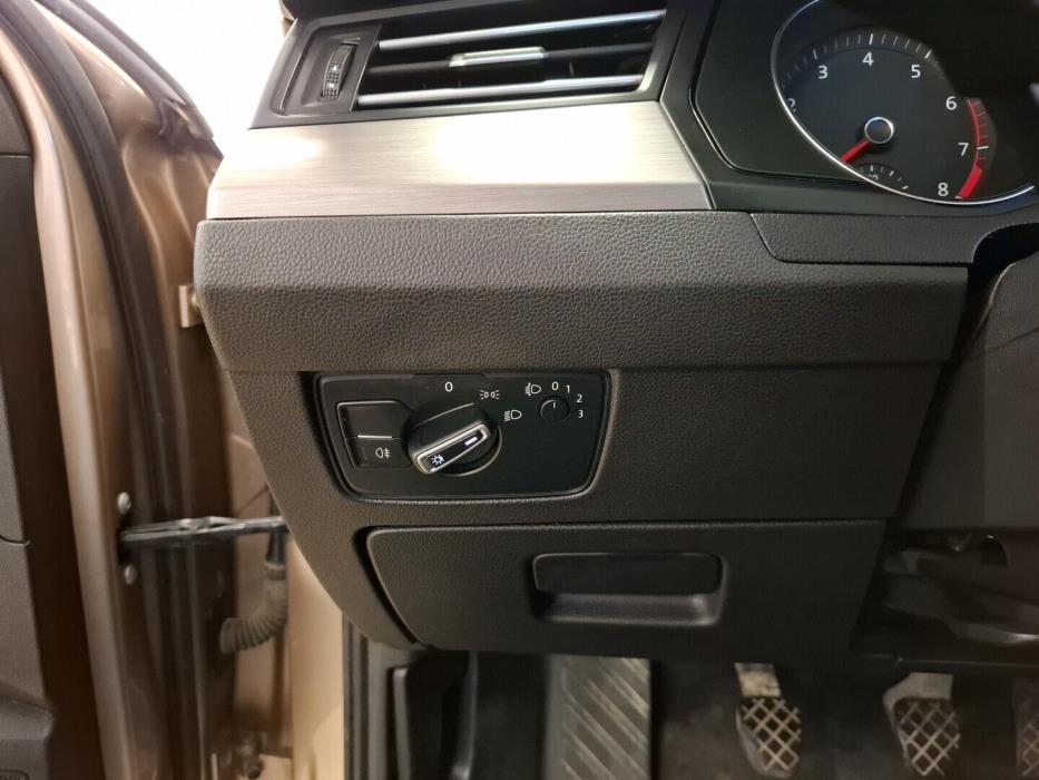 VOLKSWAGEN Passat 2017