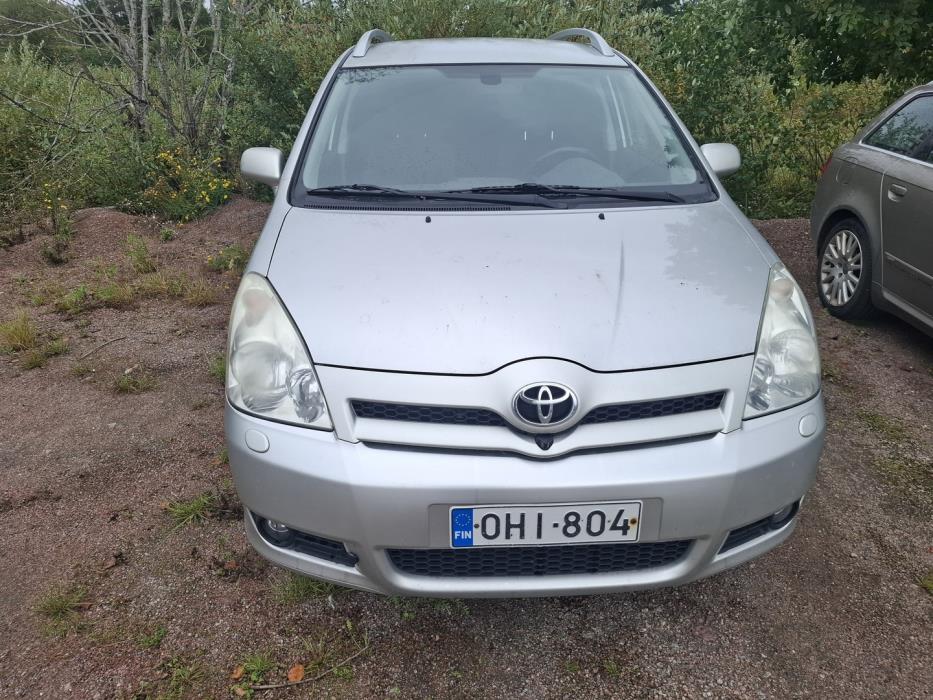 TOYOTA Corolla Verso 2004