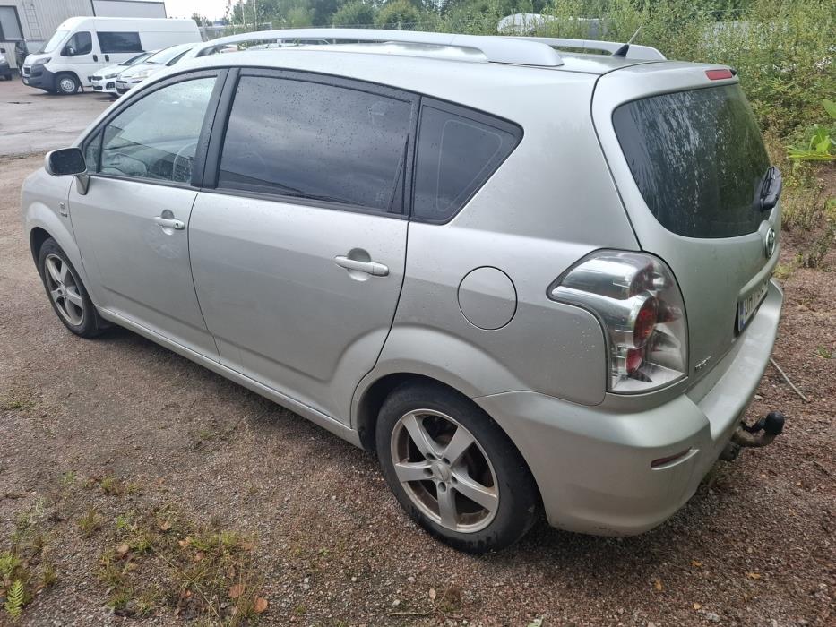 TOYOTA Corolla Verso 2004