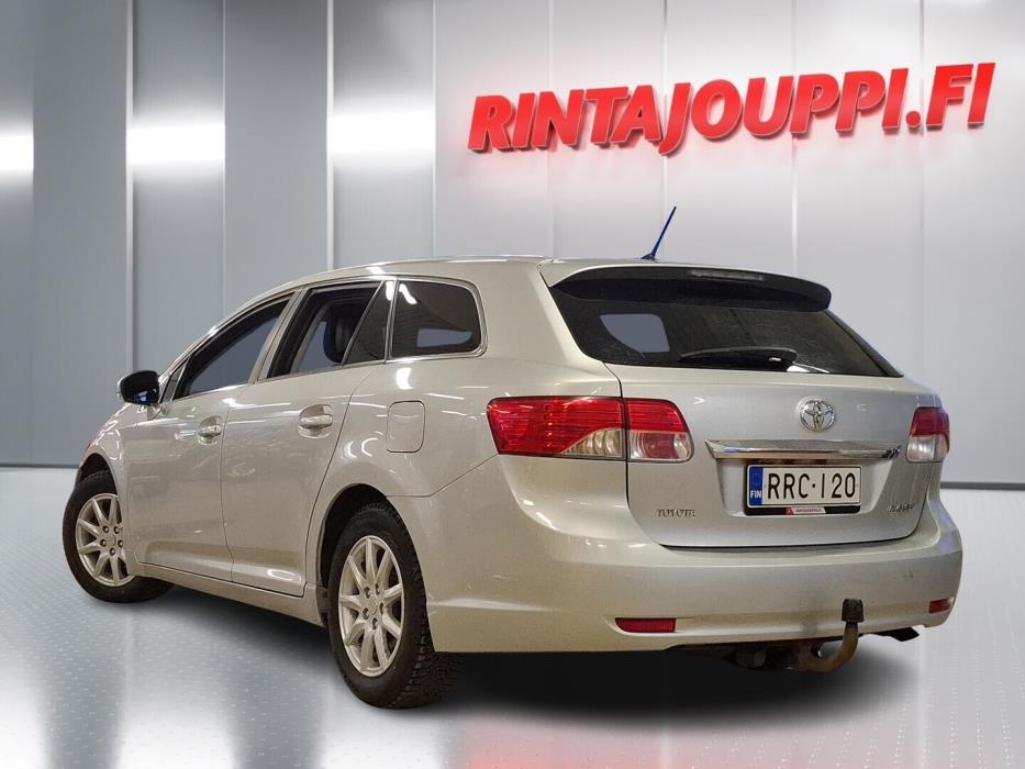 TOYOTA Avensis 2013