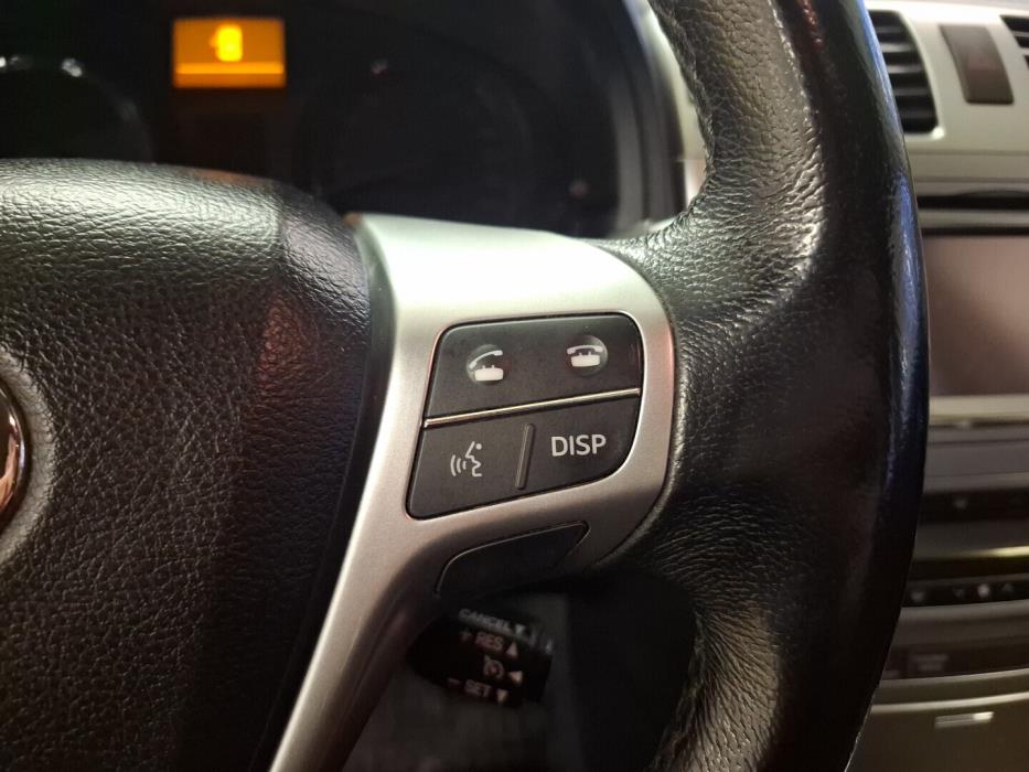 TOYOTA Avensis 2013