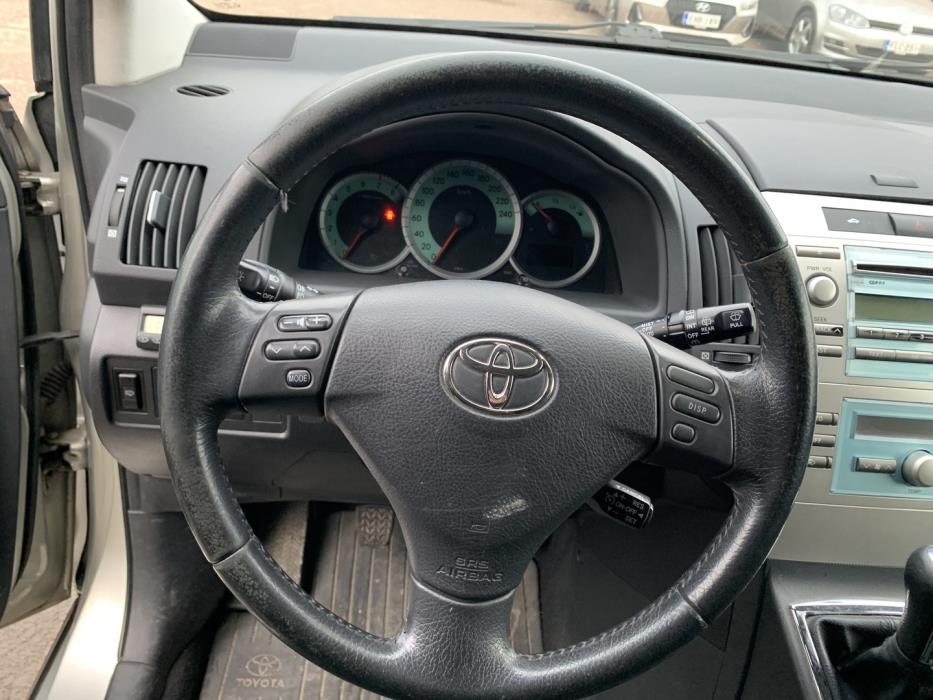 TOYOTA Corolla Verso 2004