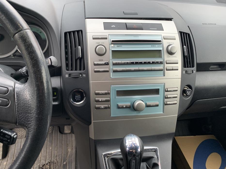 TOYOTA Corolla Verso 2004