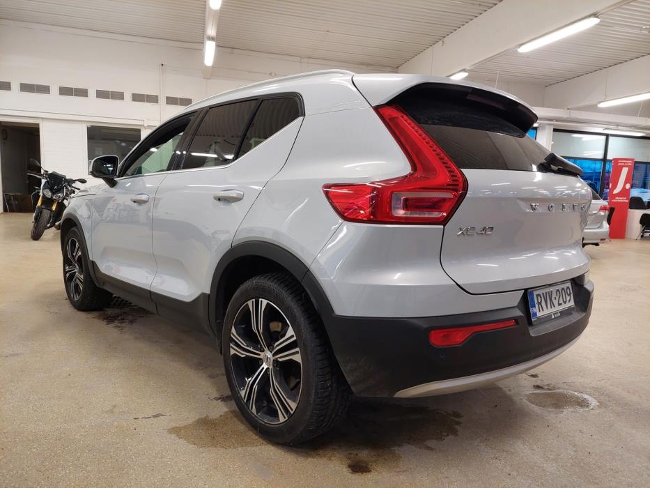 VOLVO XC40 2020