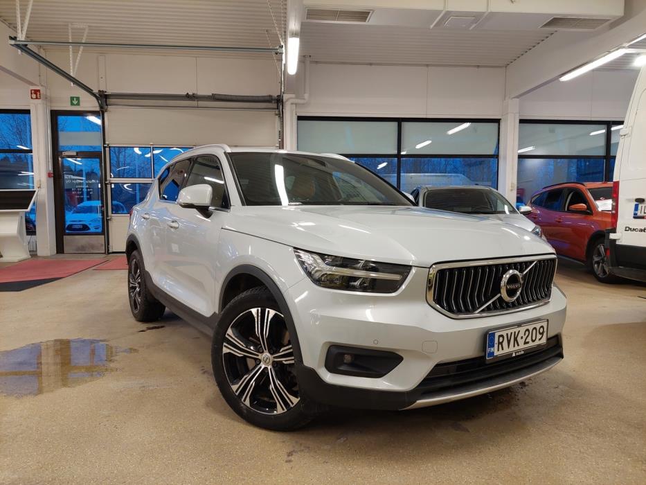 VOLVO XC40 2020