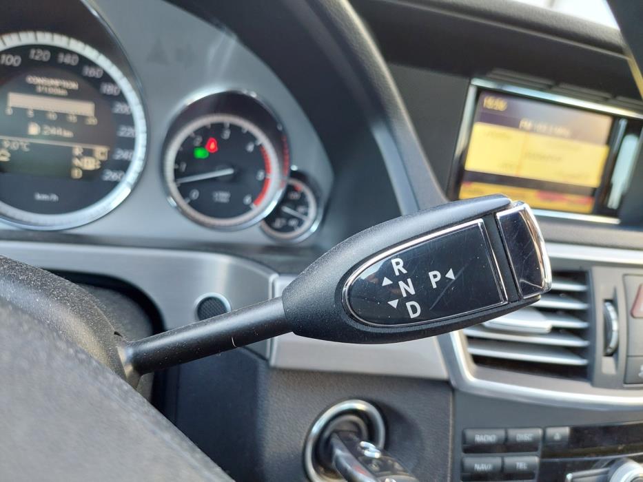 MERCEDES-BENZ E 2009