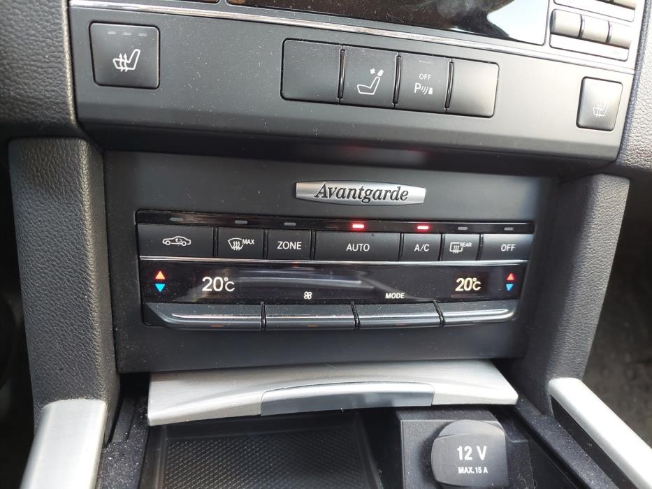 MERCEDES-BENZ E 2009