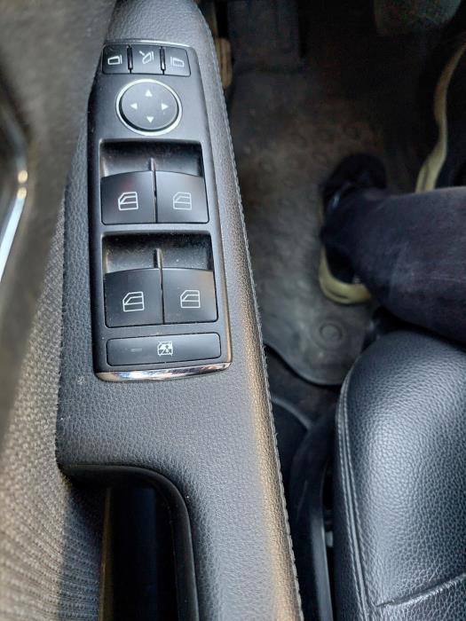 MERCEDES-BENZ E 2009