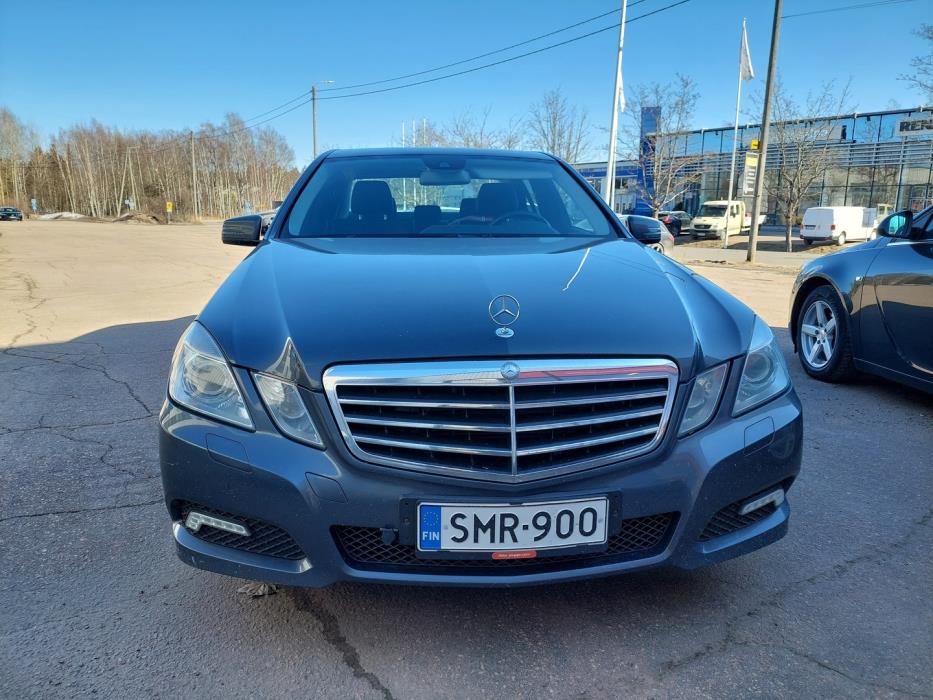 MERCEDES-BENZ E 2009