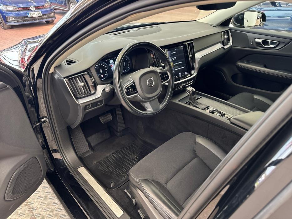 VOLVO V60 2020