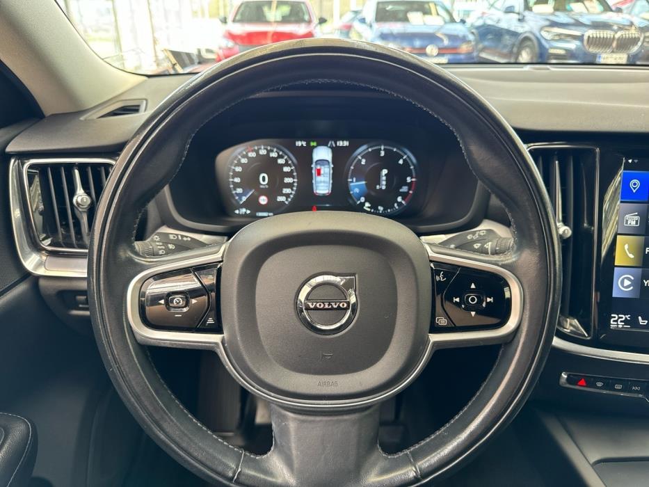 VOLVO V60 2020