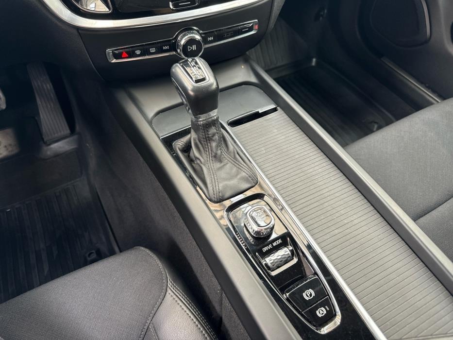 VOLVO V60 2020