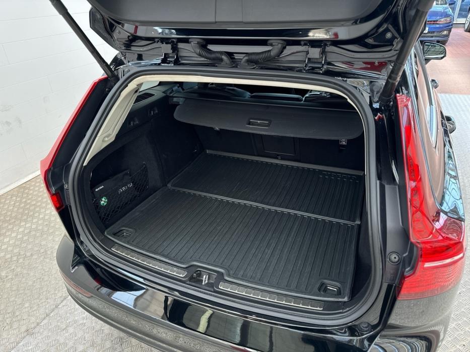 VOLVO V60 2020